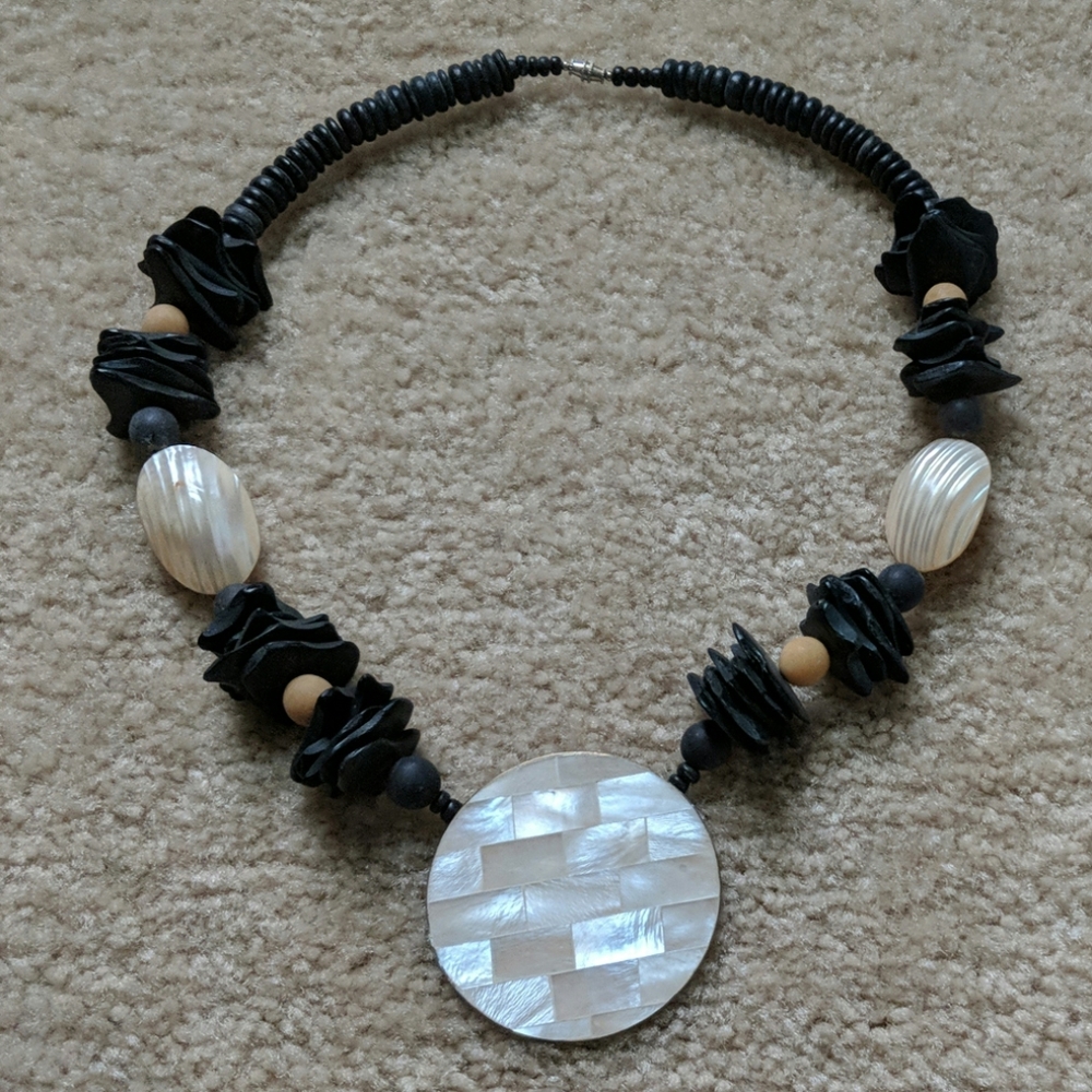 Black bead and pearl necklace